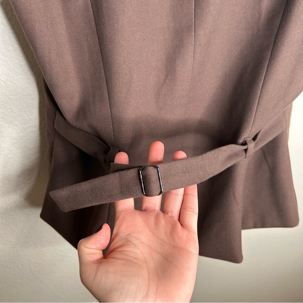Reformation Delanie Top in Brown 12 - Picture 10 of 16